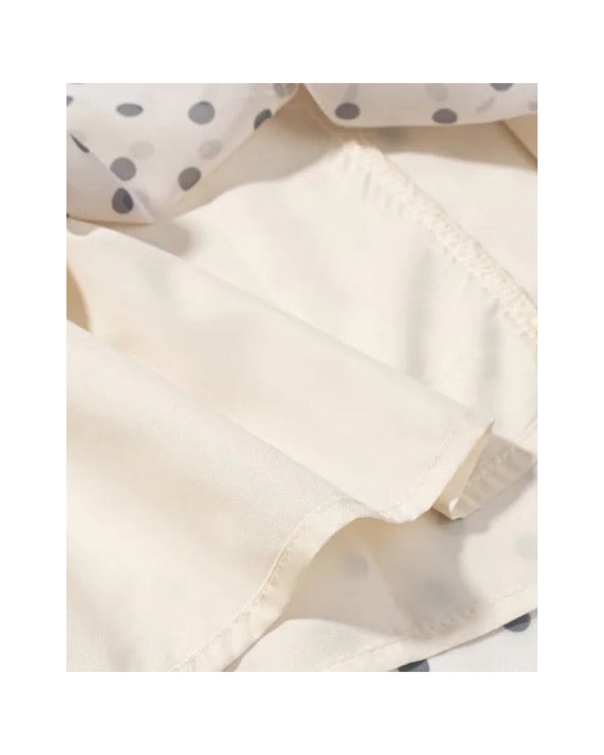 Blouse à pois en mousseline Nœud lavallière  Manches bouffantes