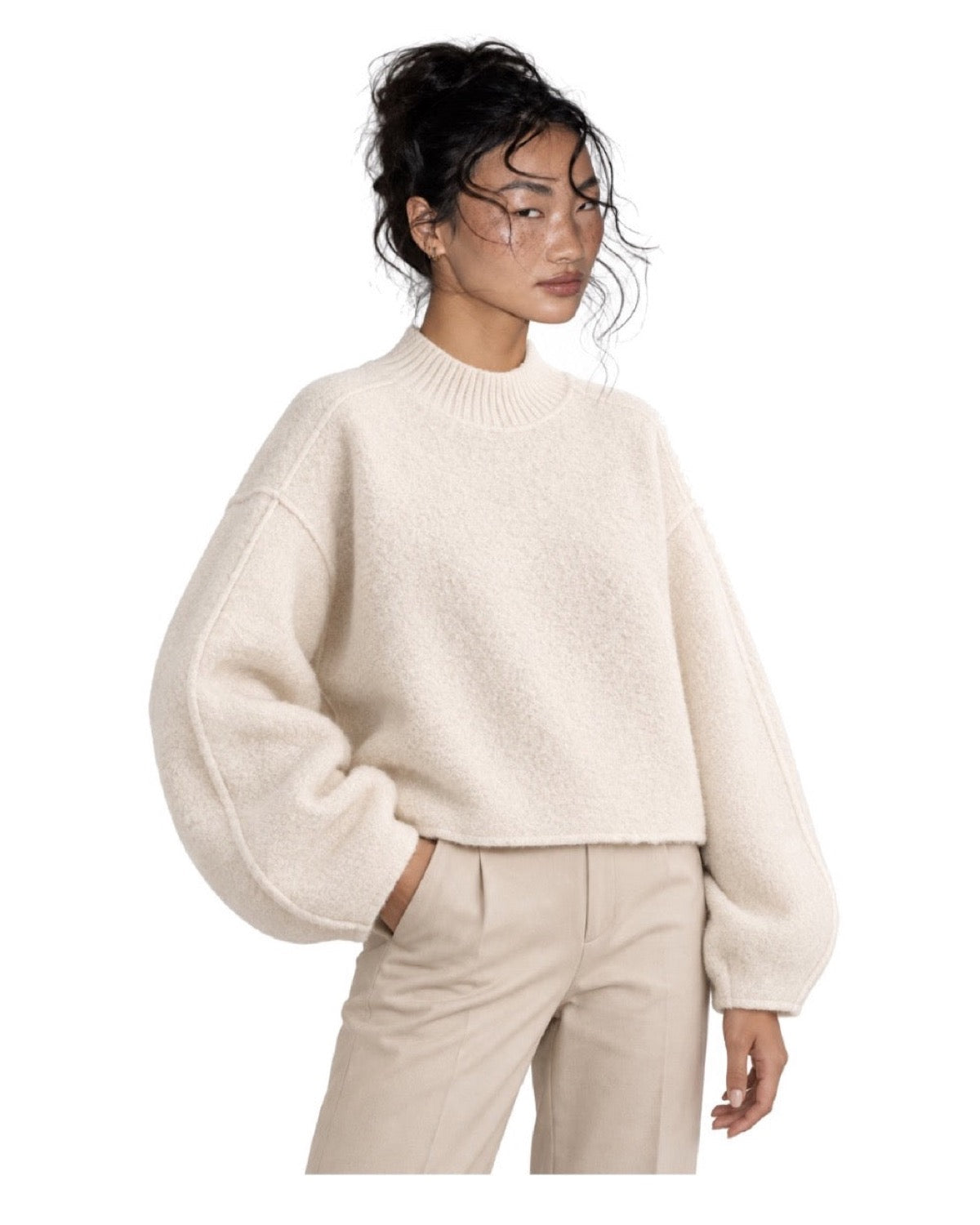 Pull court en maille bouclée Col montant Épaules tombantes